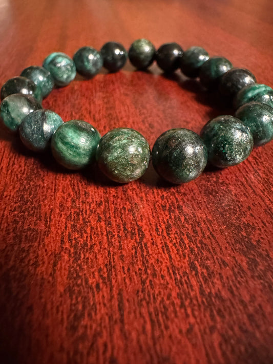 Emerald stone bracelet